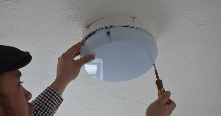 Image showing how to unscrew the light cover